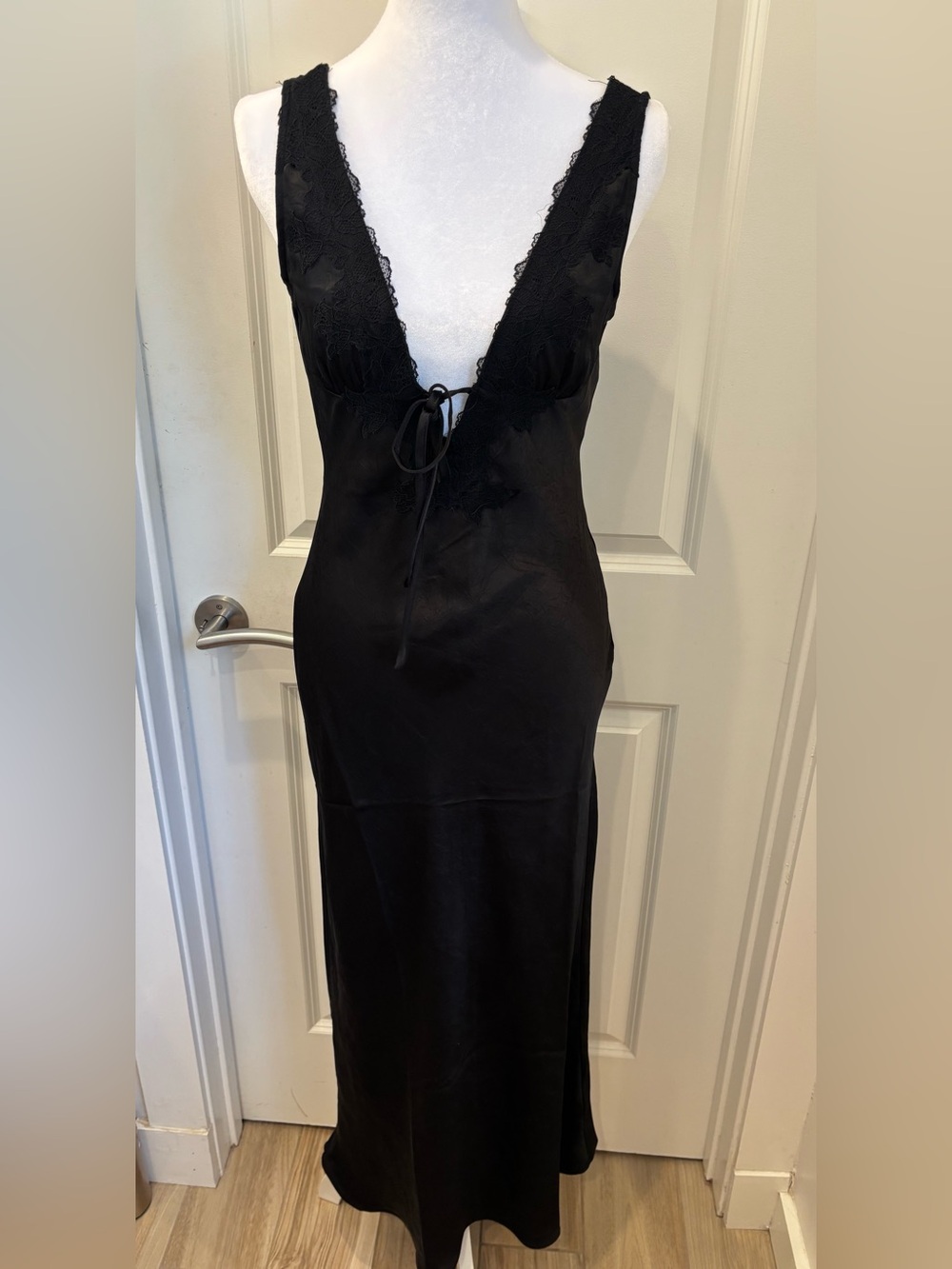 NWT Thirty Thirty black Satin Lace-Trim Slip Dress - S